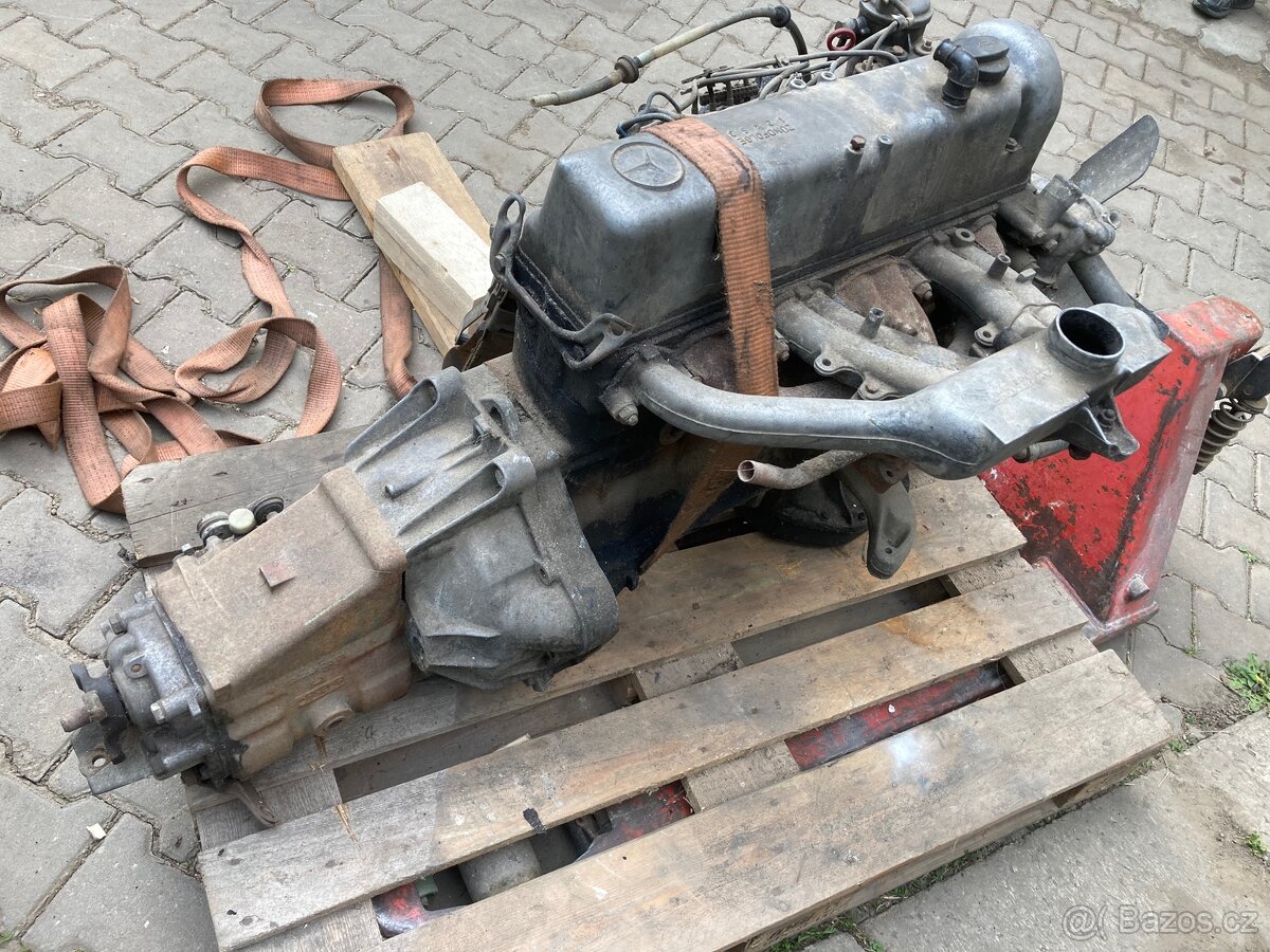 Mercedes 300D OM 617 2x motor.