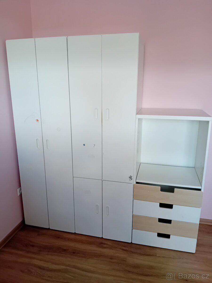Skříně a knihovna IKEA