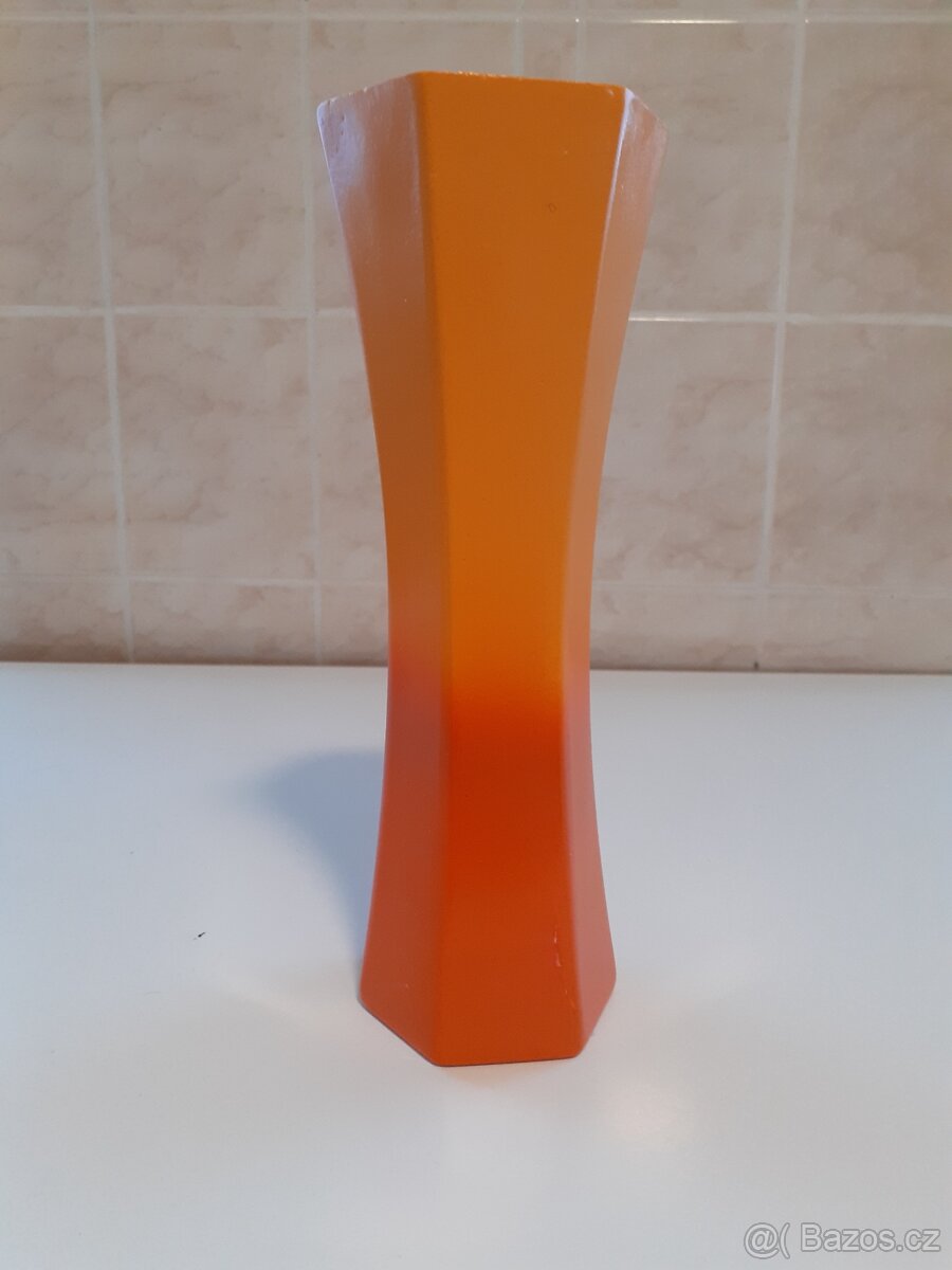 oranžová váza