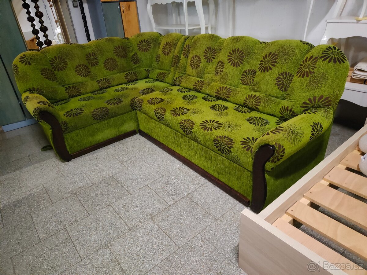 Sedačka rohová rozkládací s úložným prostorem