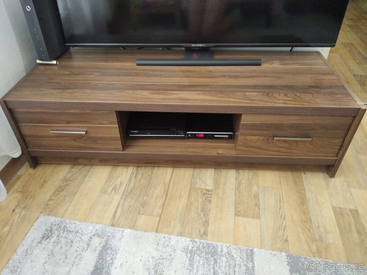 Prodám TV stolek