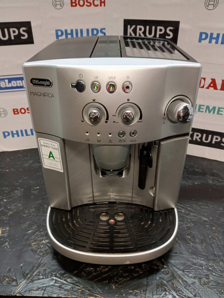 DeLonghi Magnifica ESAM 4000.SB - PO SERVISNÍ PROHLÍDCE.