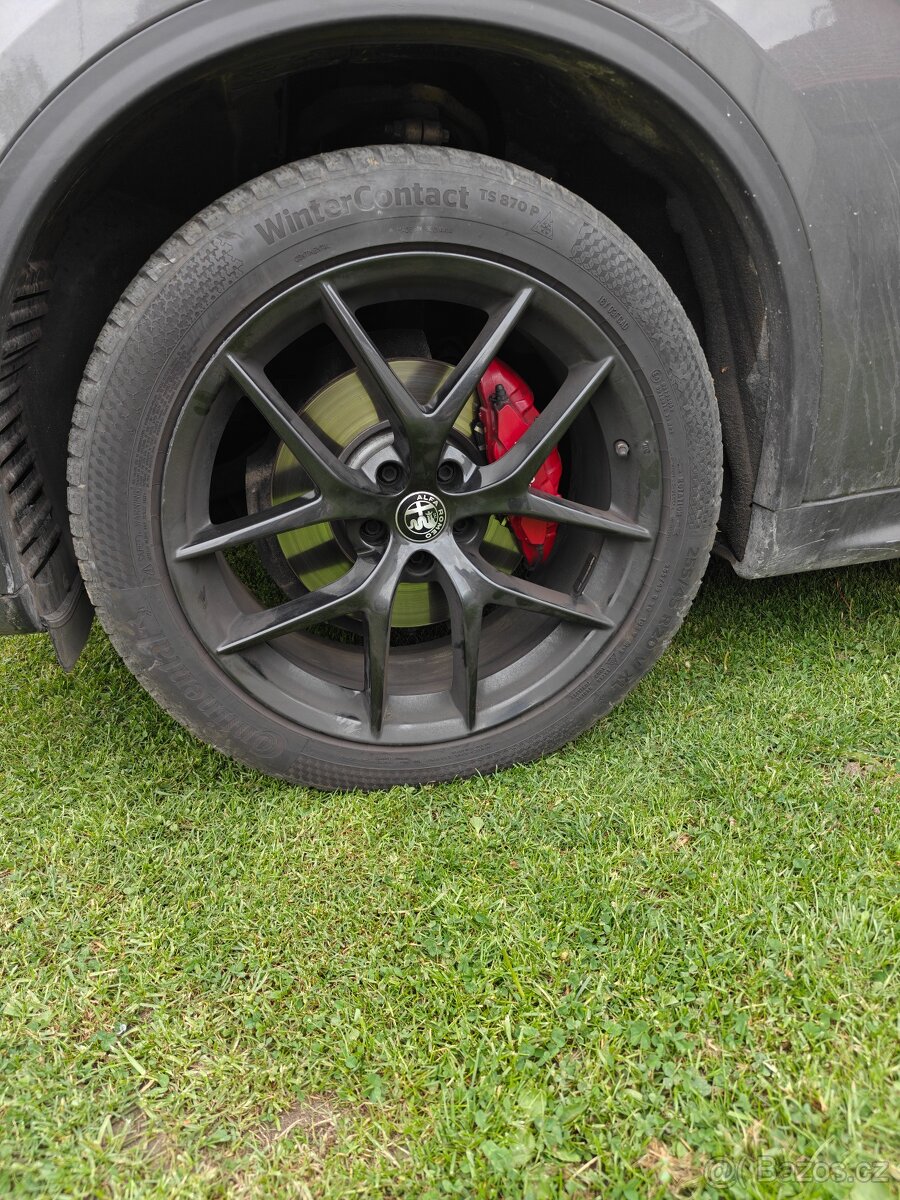Alfa Romeo Stelvio 5x110 R20