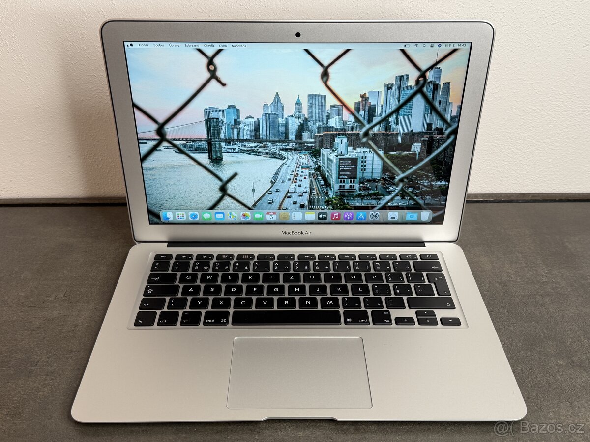 Macbook Air 13'' 2014 / i5 / 4GB / 128GB SSD / DPH