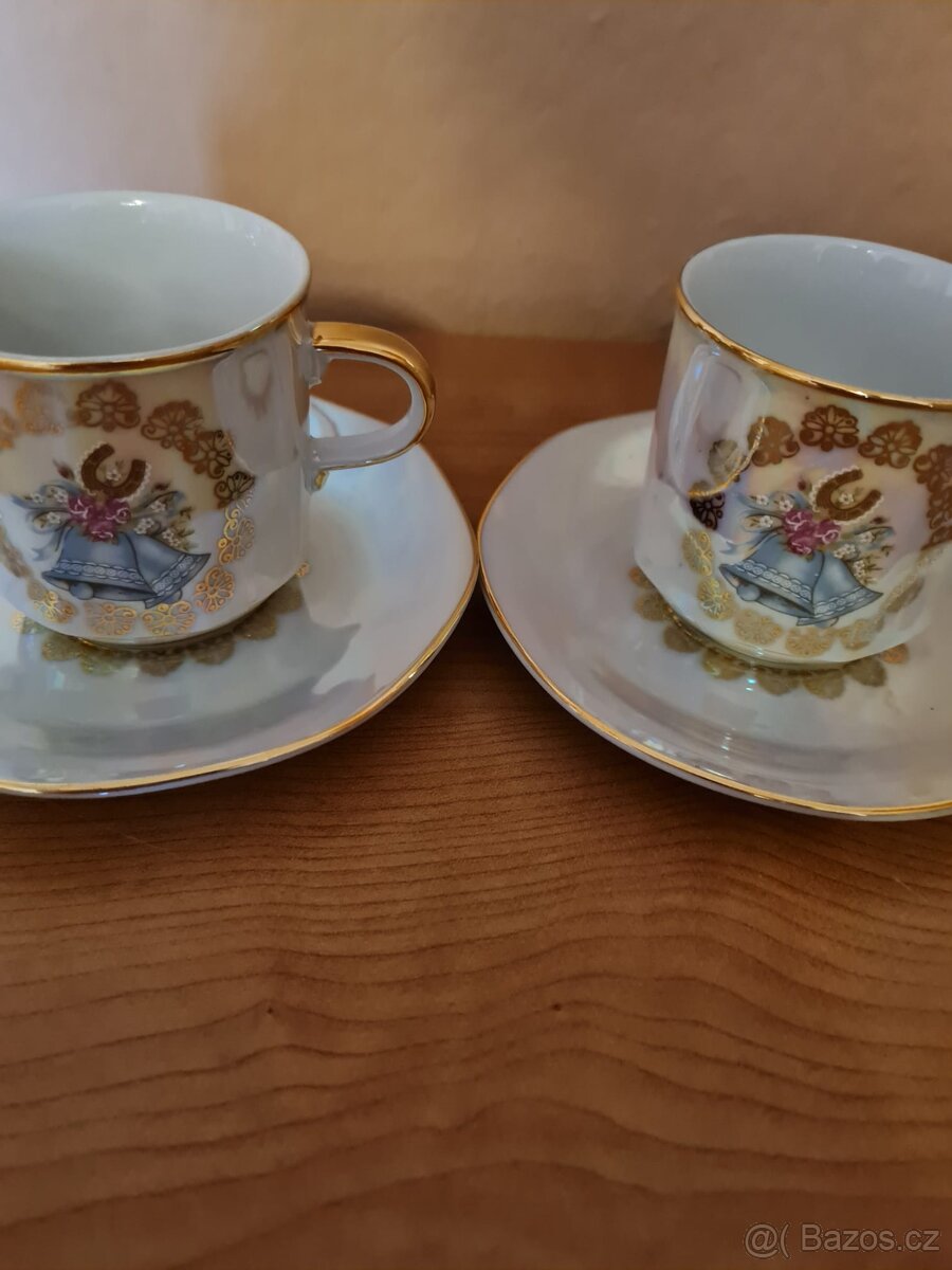 Krásné porcelánové hrníčky