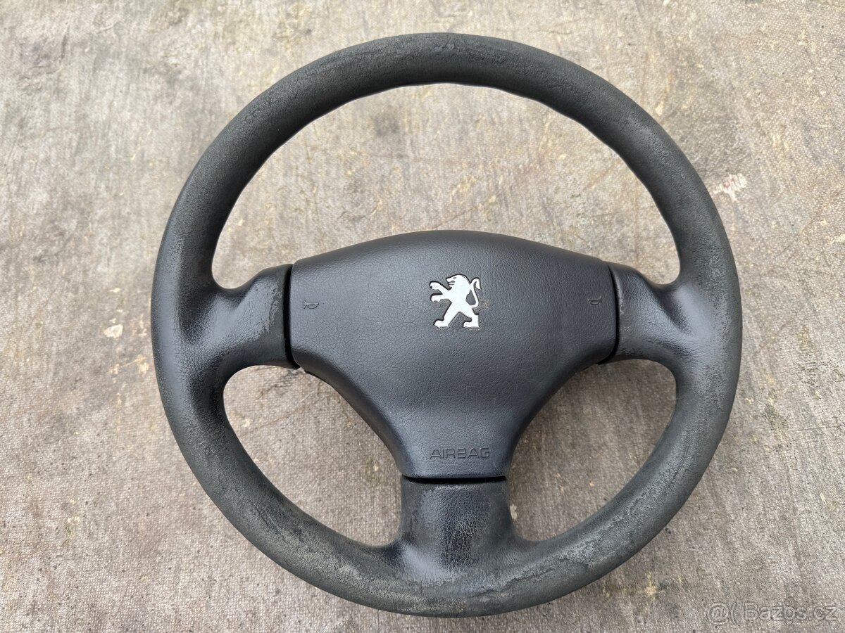 Tříramenný volant Peugeot 206, 207 včetně airbagu