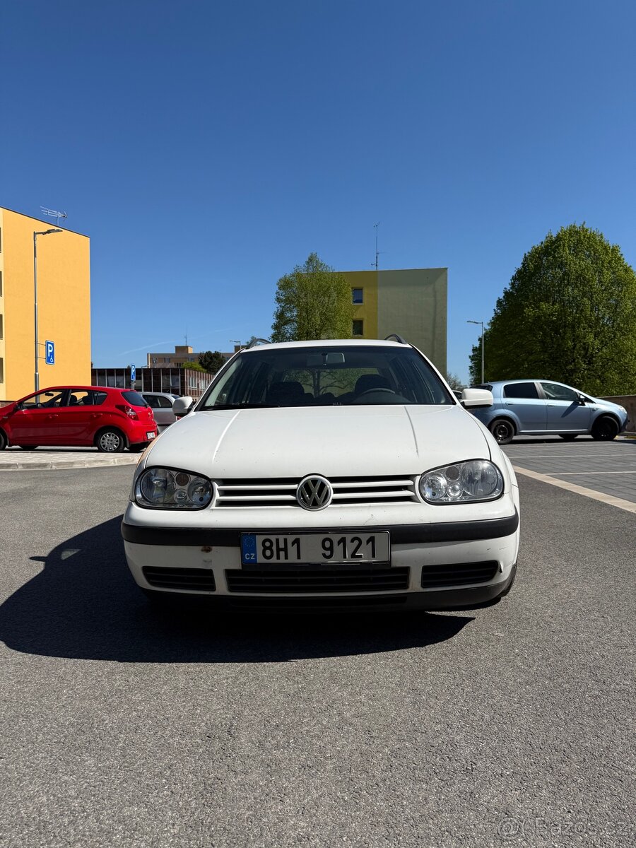 Volkswagen golf 1.6i Variant r.v. 2002