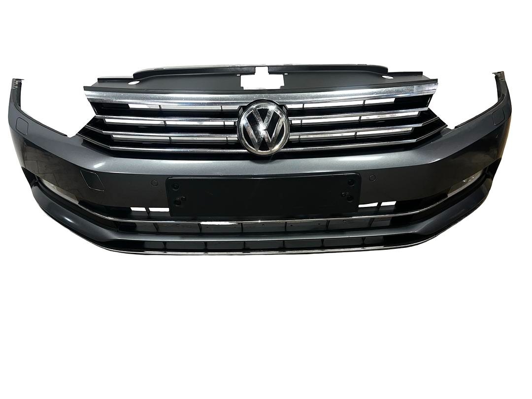 Přední nárazník šedá metalíza LR7H VW Passat B8 r.v. 2015