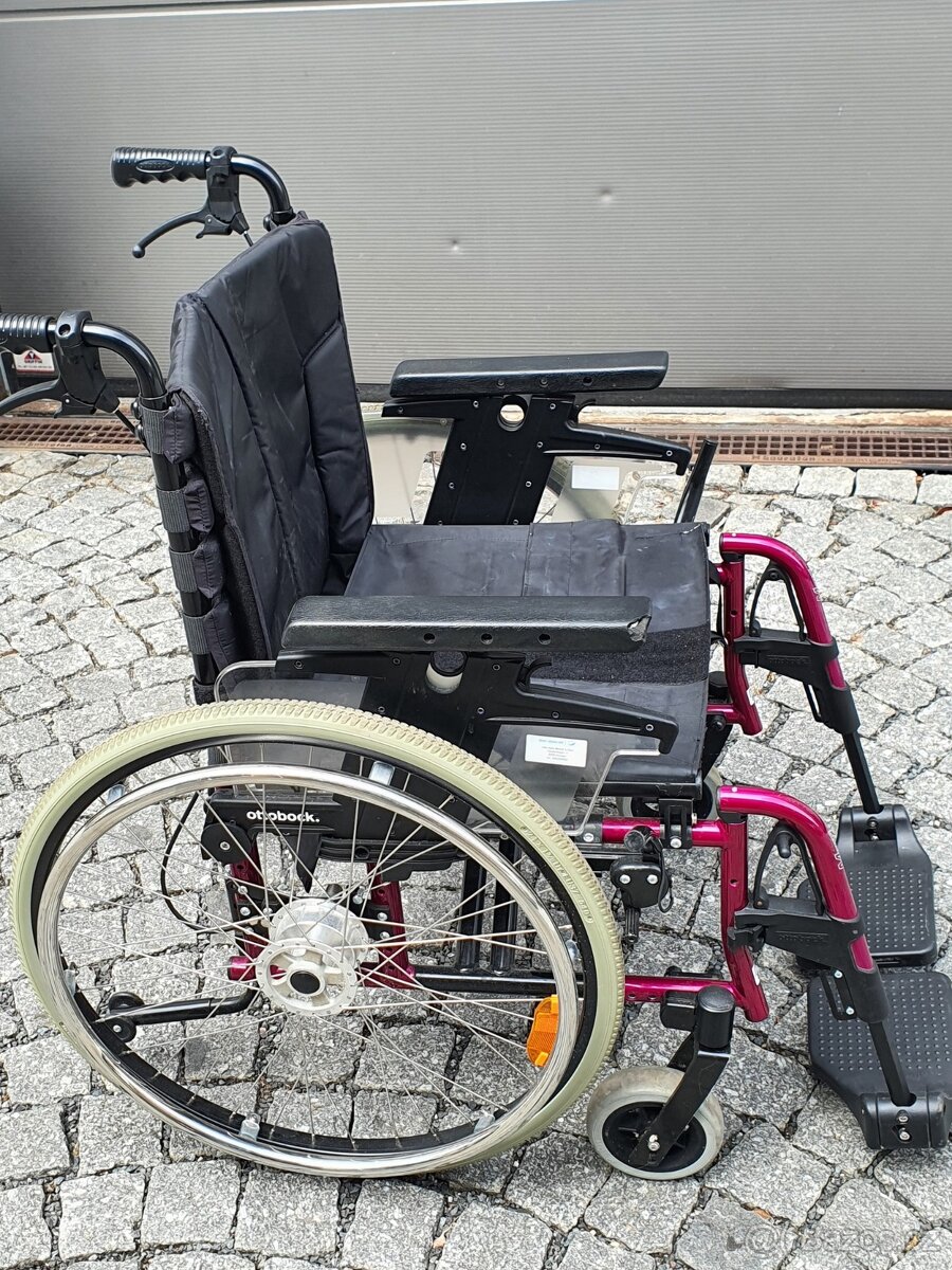 široký invalidní vozík XXL, 4 brzdy, 140kg