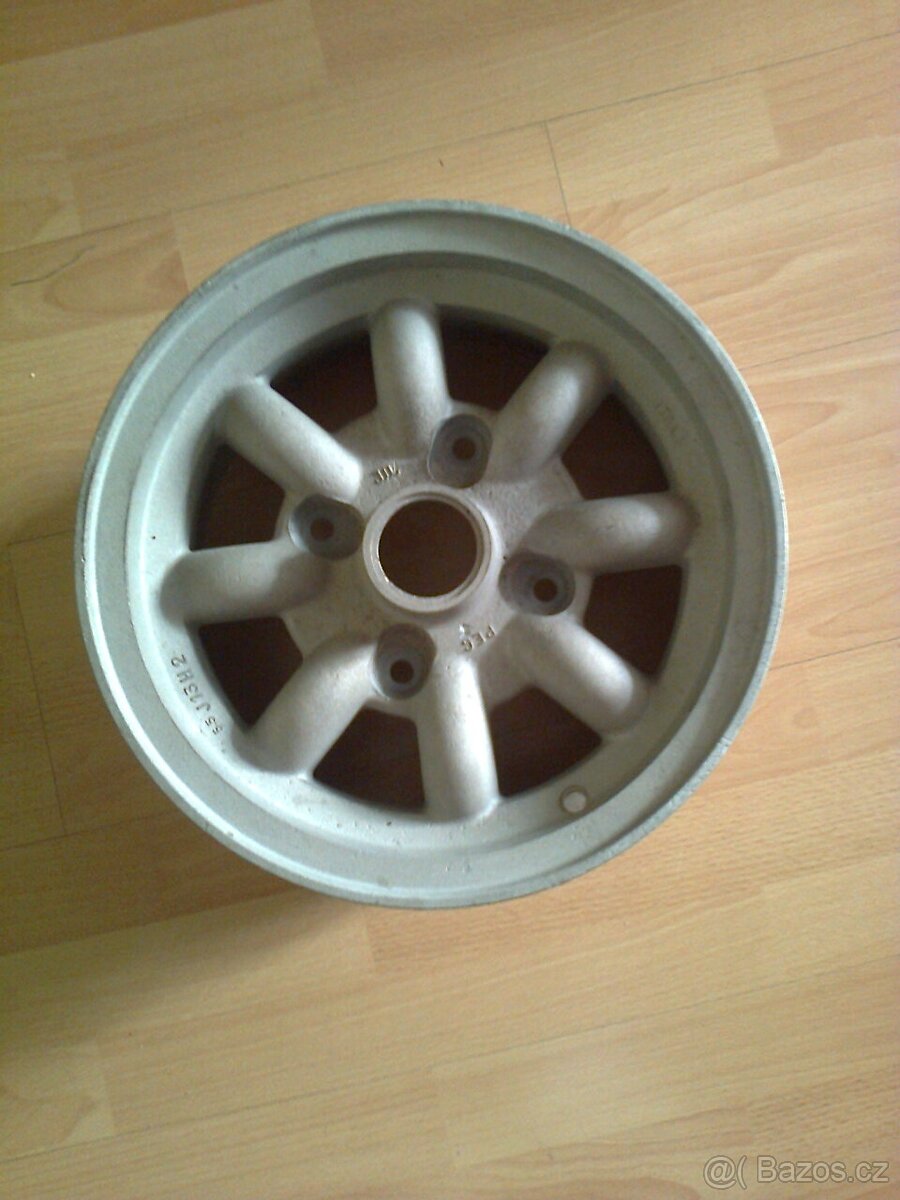 Alu kola peg 4x130