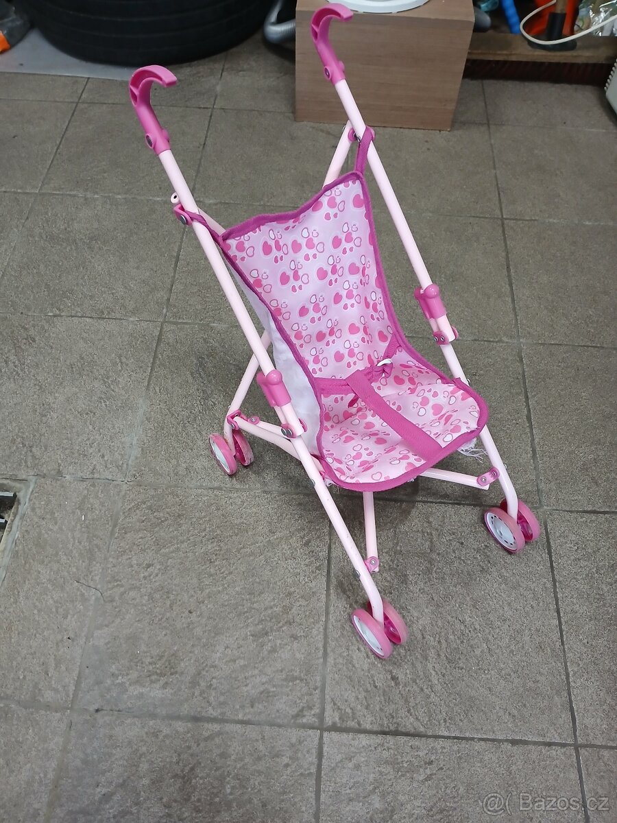 Postýlka a kočárek
