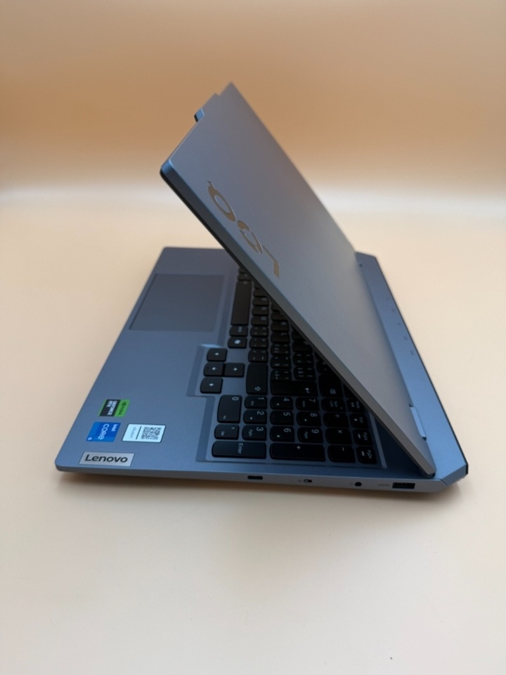 Herný notebook Lenovo i5-12450HX/ 24GB RAM / 512GB SSD / RTX