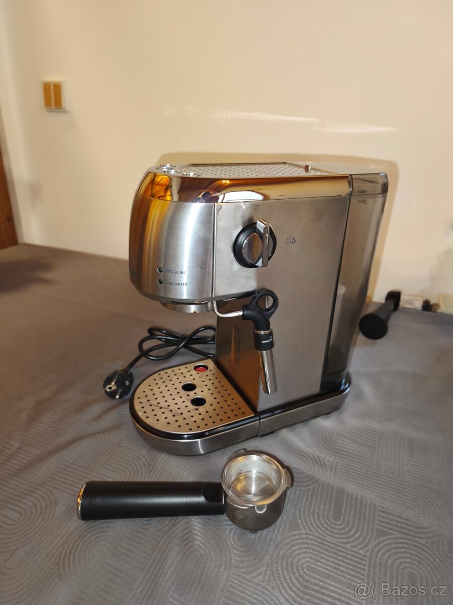 Kávovar + kafe mlýnek