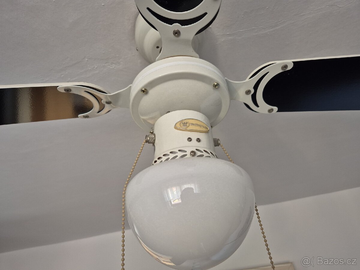 Stropní ventilátor se světlem