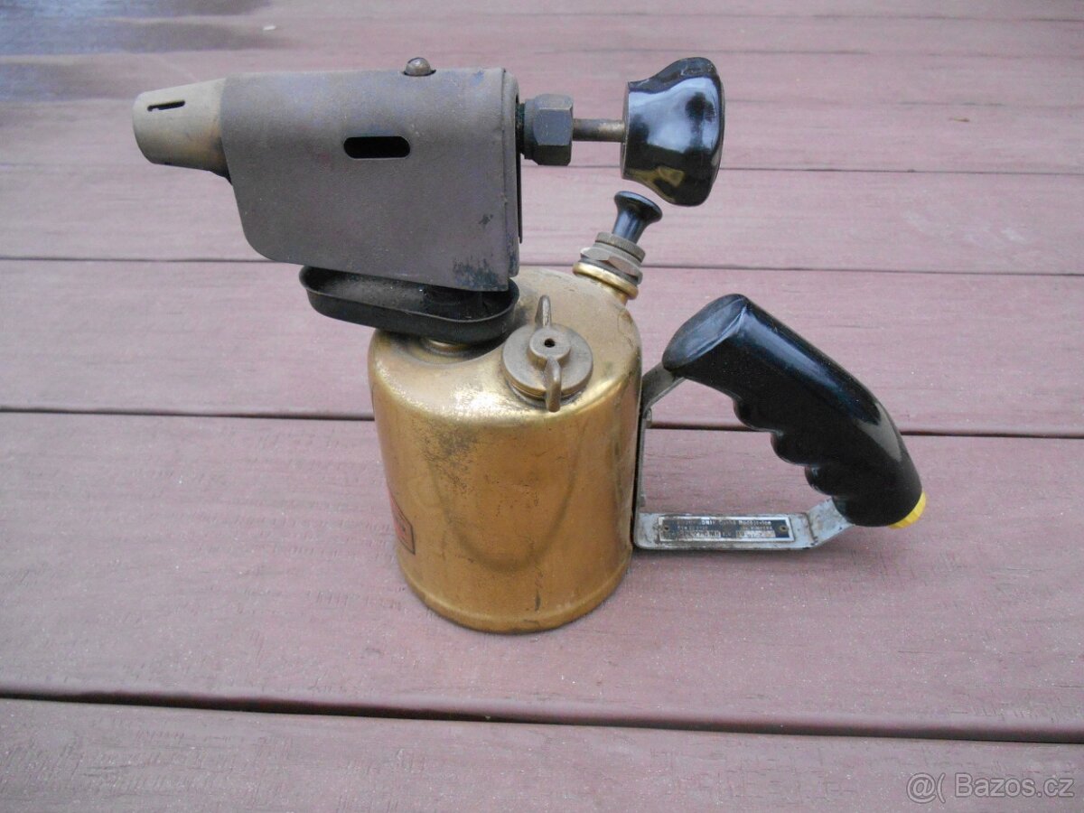 Benzínová opalovací lampa