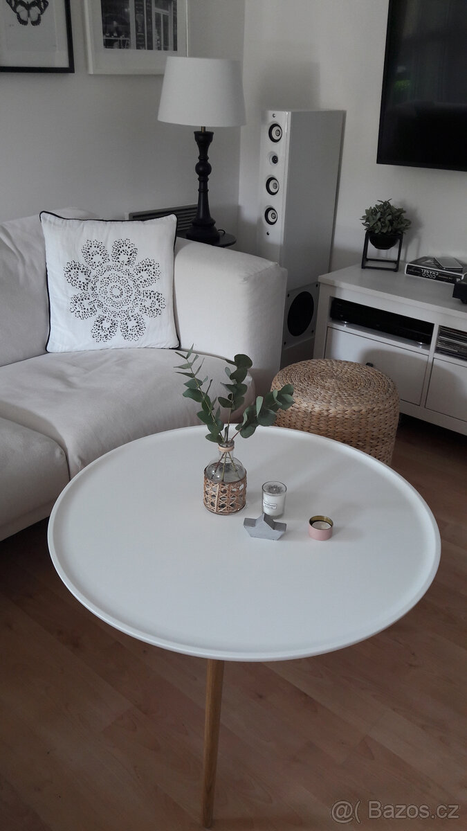 konferenční stolek