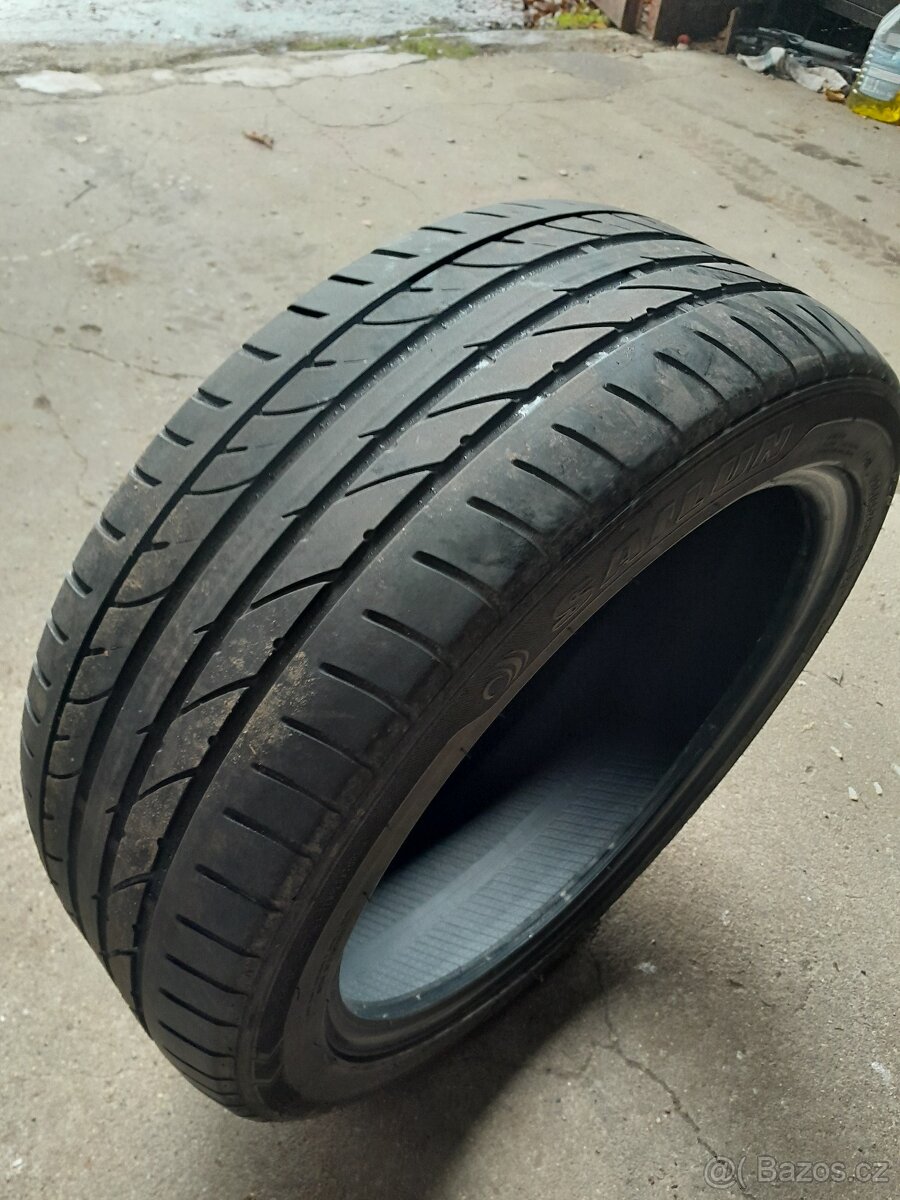 Letní pneu 235/45 r18
