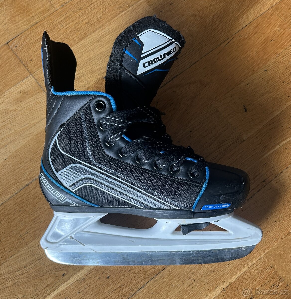 Chlapecké lední brusle Crowned Crusade vel. 23,5-26 cm