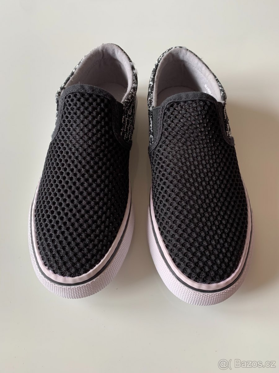 NOVÉ Dětské boty sneakers, vel. 32