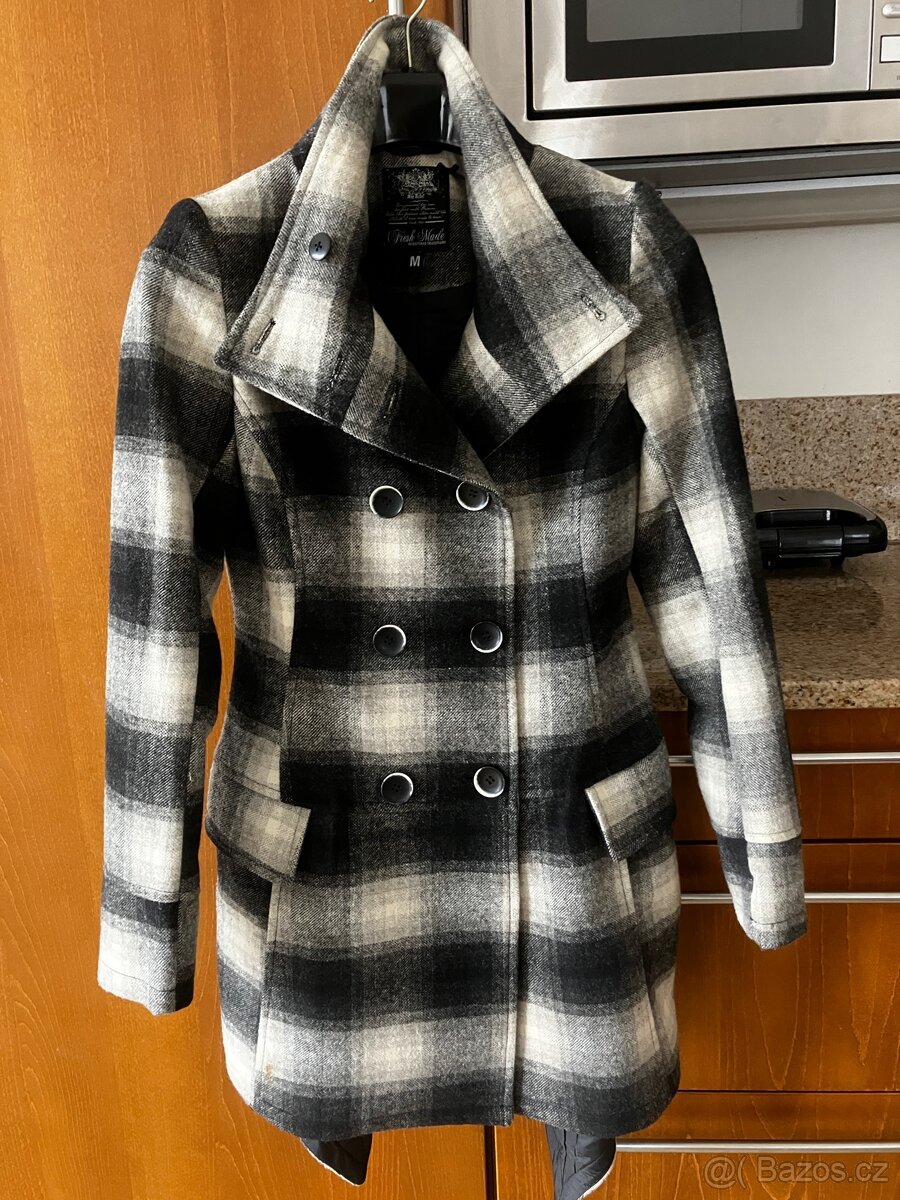 Zimní vlněný kabát vel. M, super stav