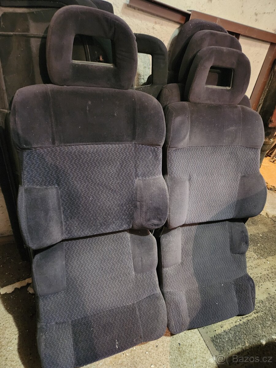 Predni sedačky Favorit