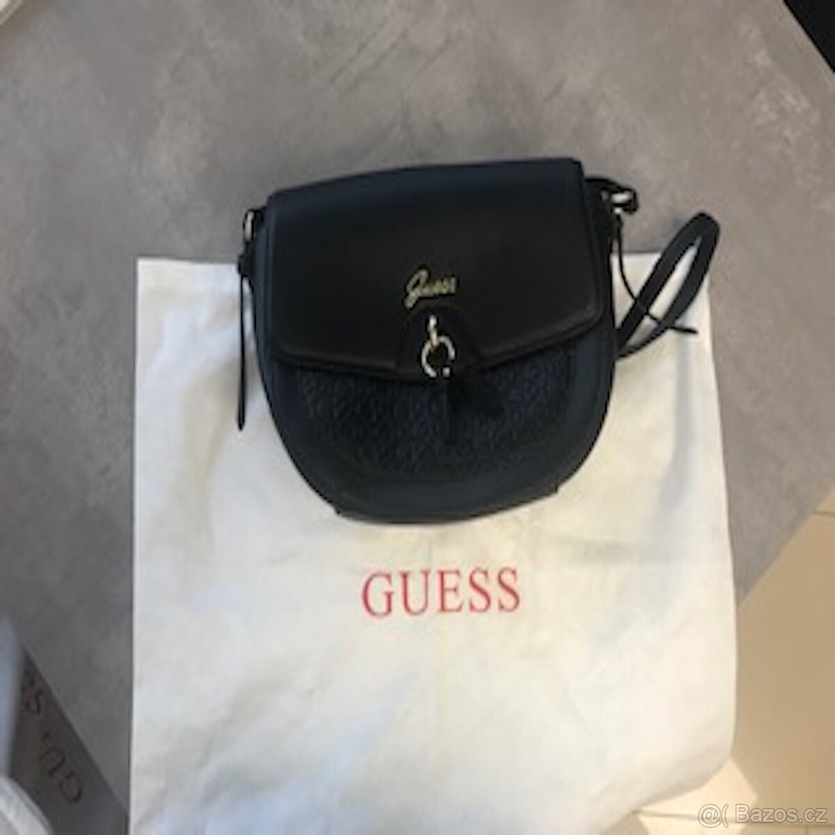 Černá kabelka zn. Guess