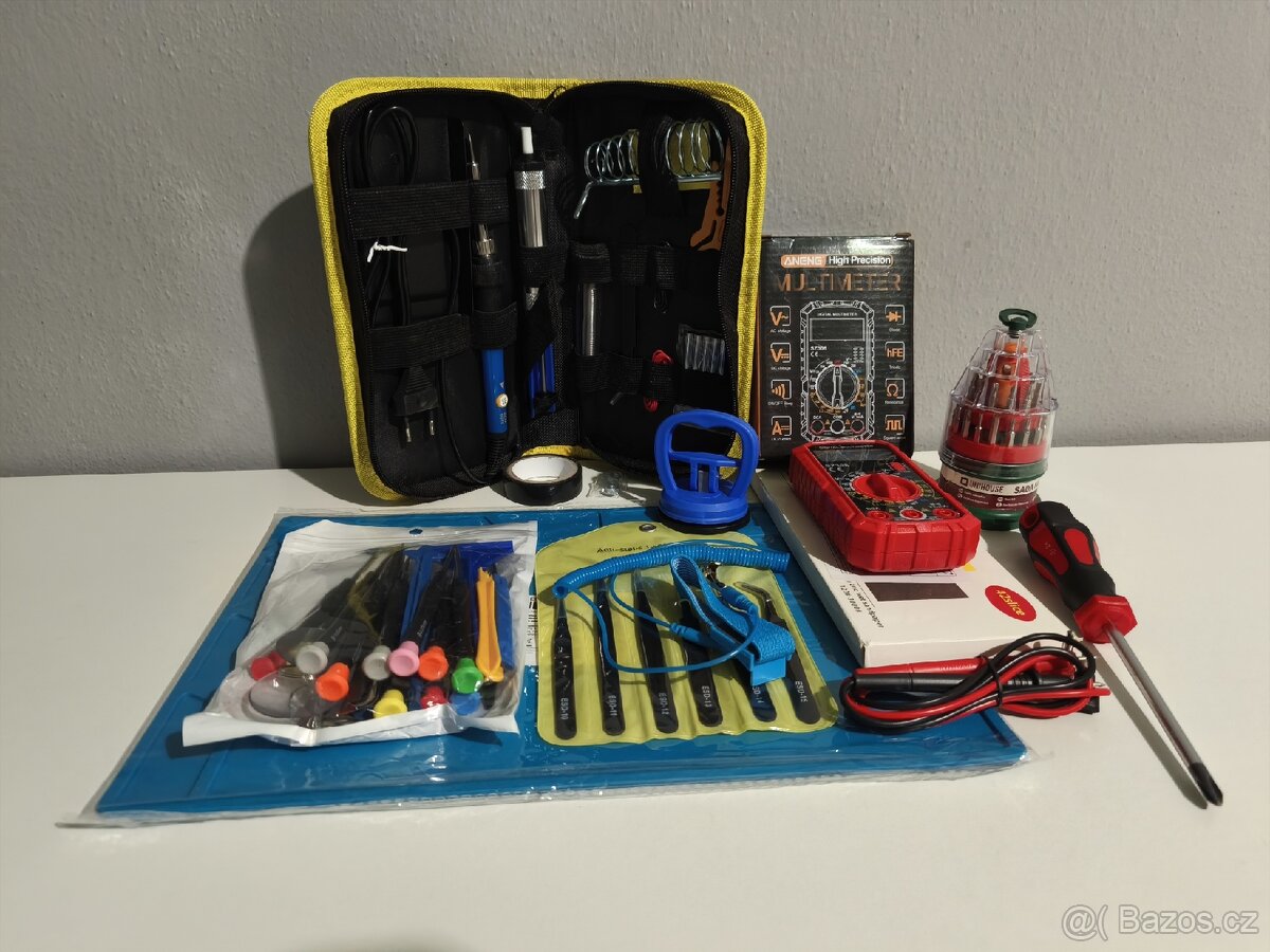 Sada nářadí na opravu elektroniky
