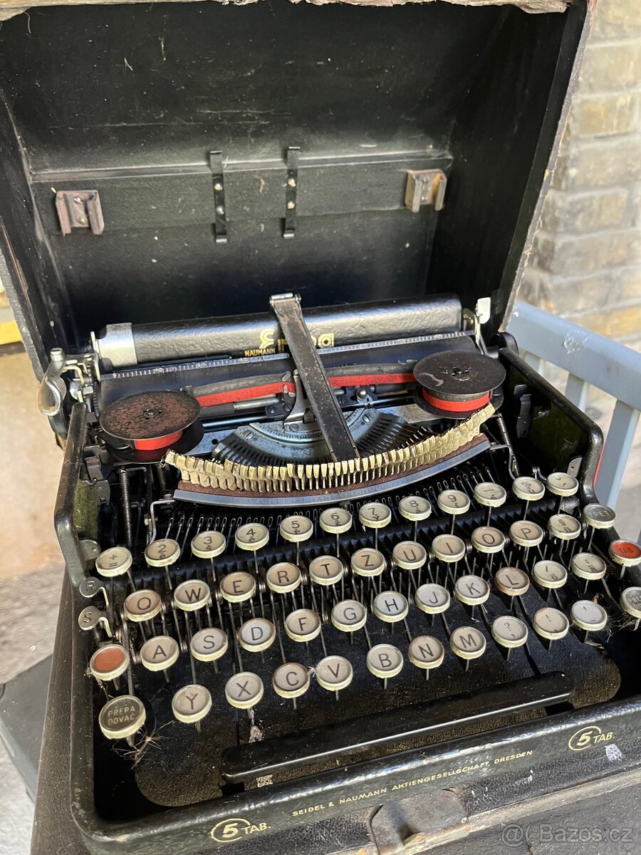 Psací stroj