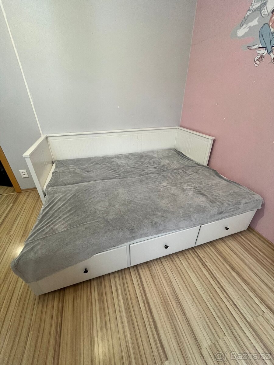 Bila ikea postel rozkladaci