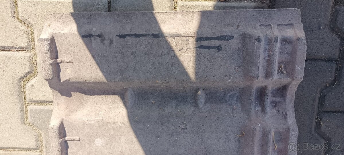 Betonové střešní tašky
