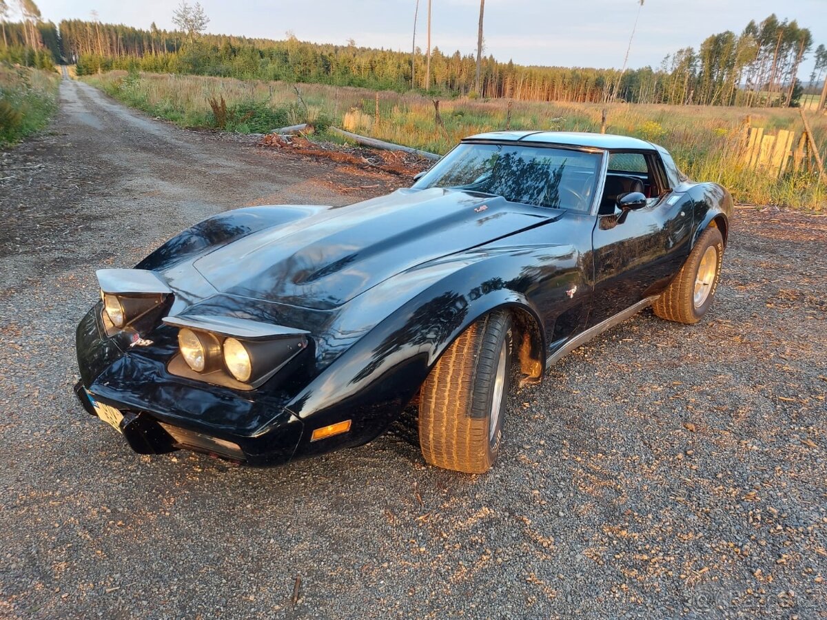 Chevrolet Corvette C3 L82 manuál