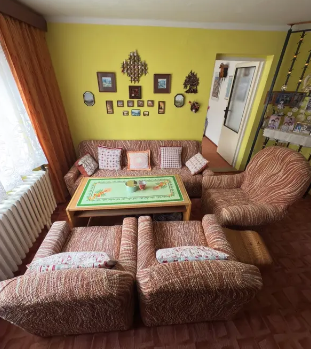 Pohovka a křeslo ZA ODVOZ