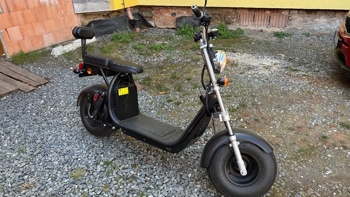 Elektro skútr