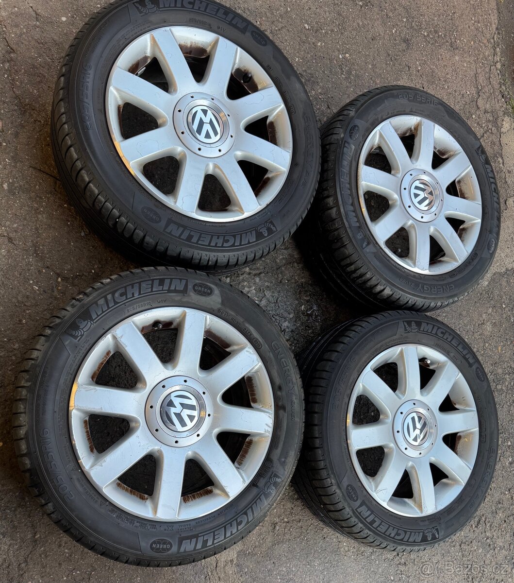 Originální VW alu kola R16 s pneu 205/55/16 Michelin