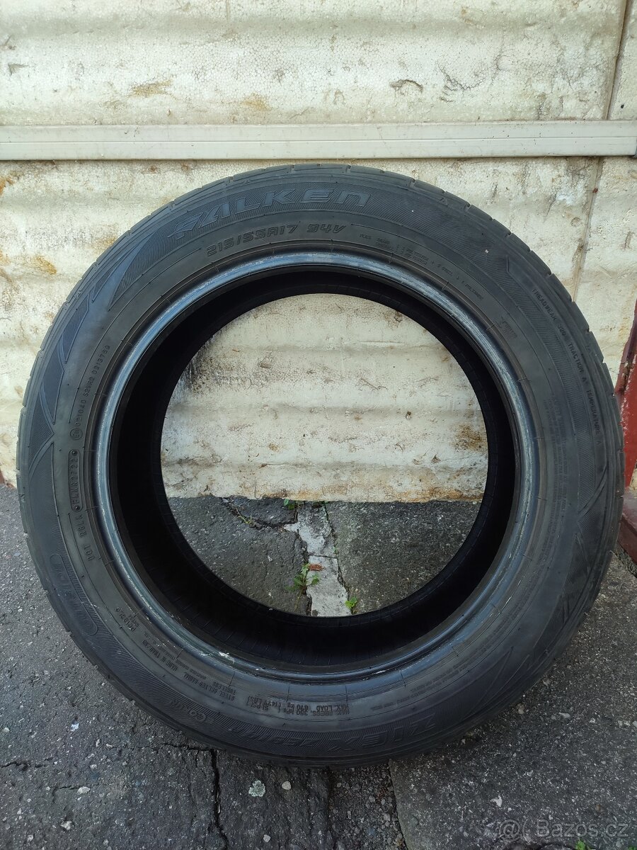 Letní pneu 215/55 R17 falken