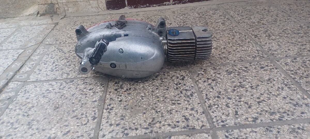 Jawa pionier motor 05