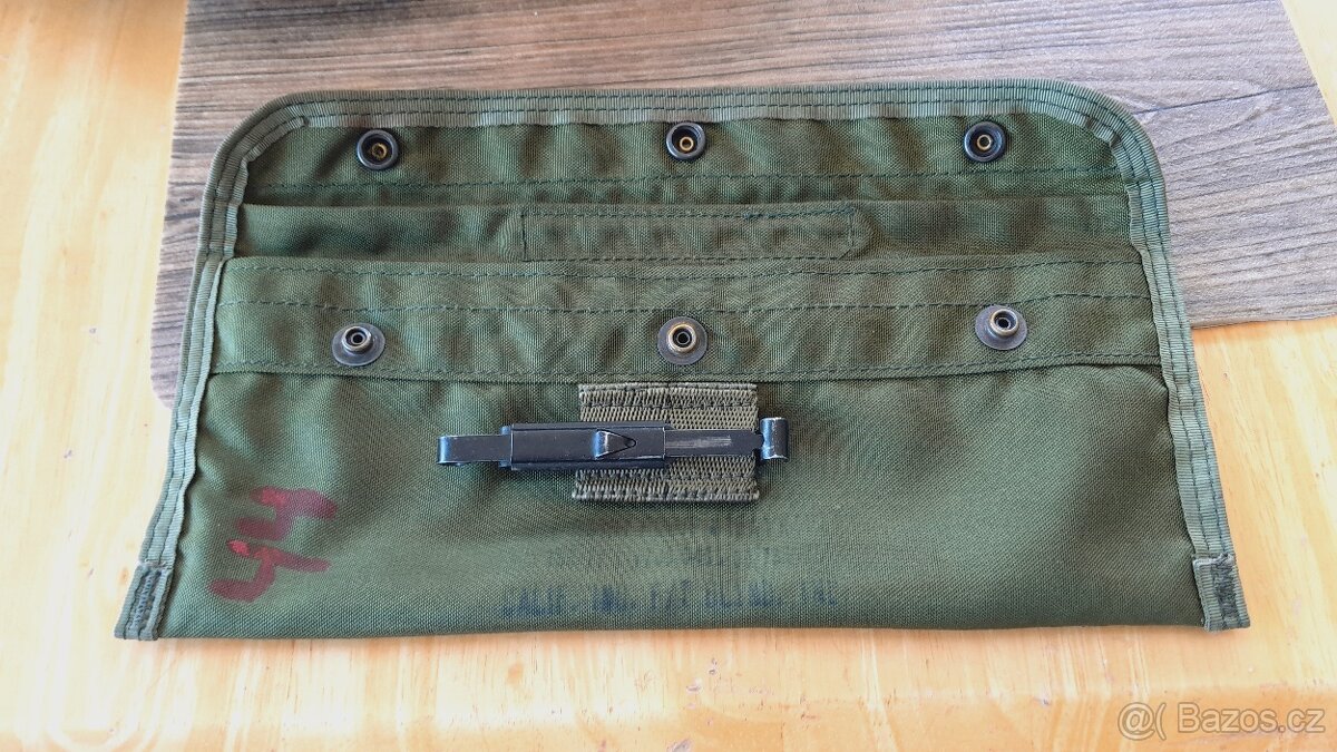 Čištění na M16A1 - obal