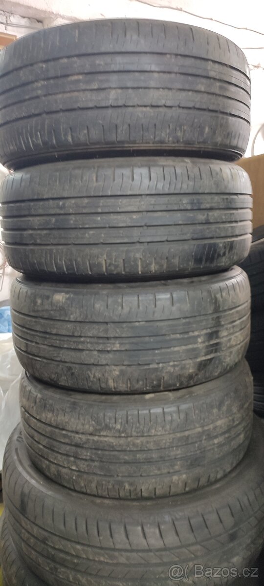 225/40 R18 92w XL Falken