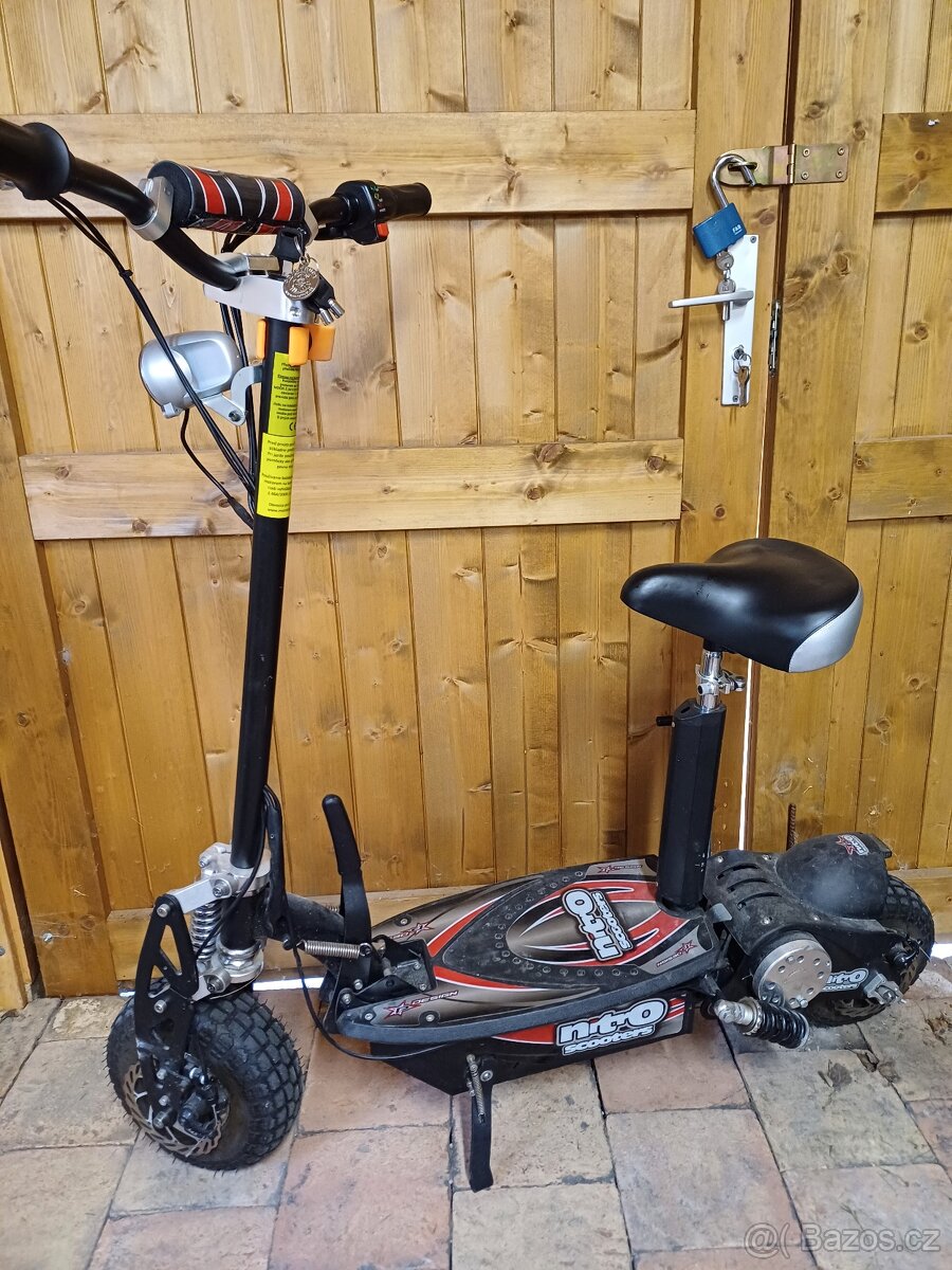 Elektrokoloběžka Nitro Scooters XE1000