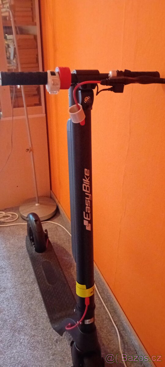 Elektrokoloběžka easybike X10