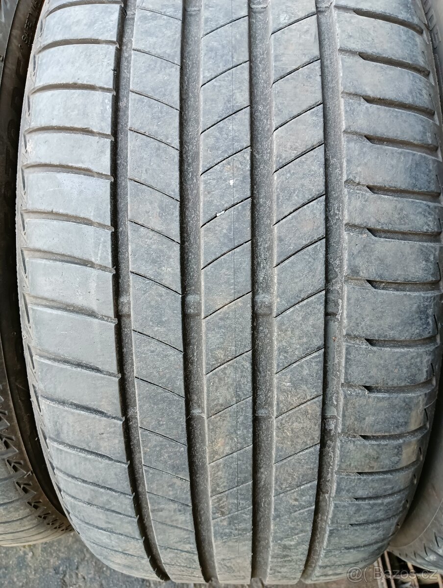 Prodám letní pneu 245/40/19