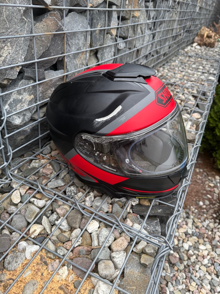 Shoei GT AIR 2 poškozená