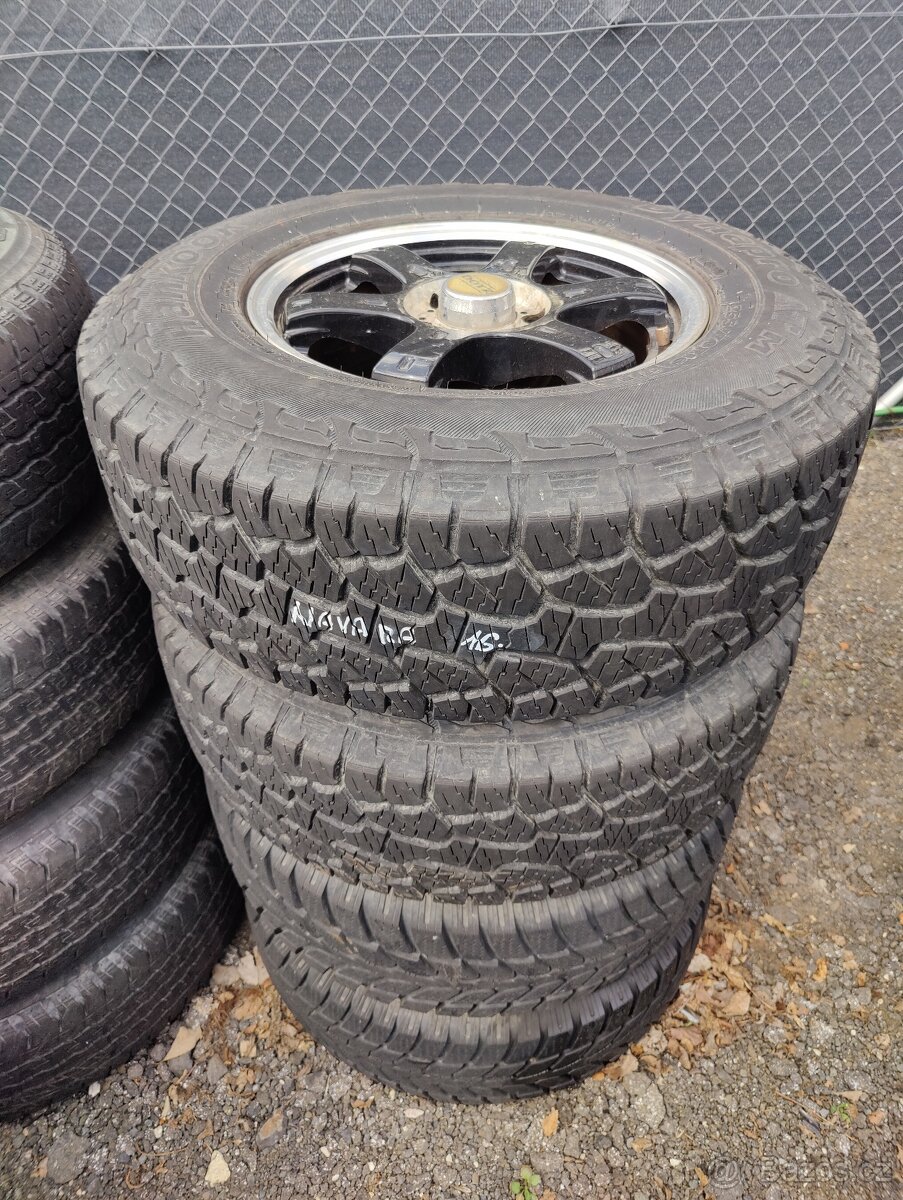 Nissan Navara D40 255/70 R16 m+s (65)