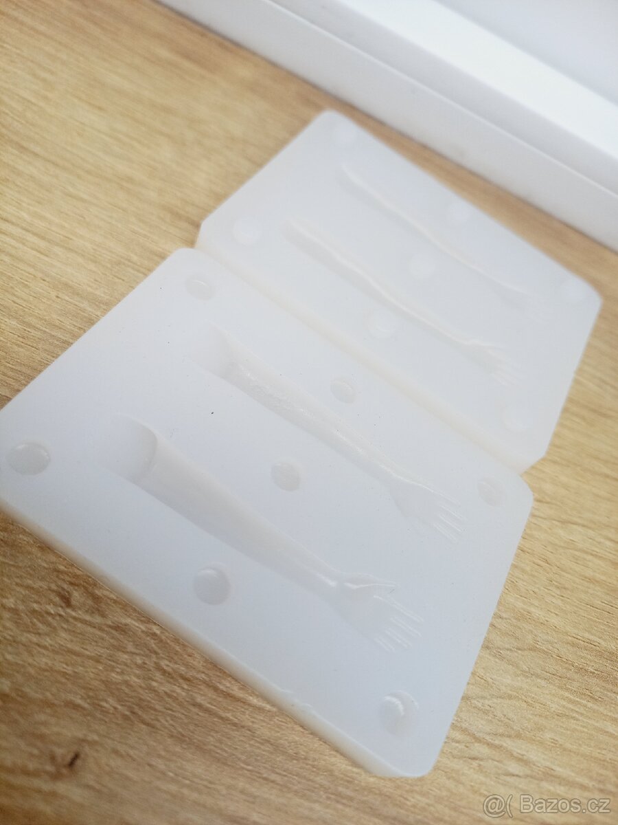 Silikonová forma na postavu na dort ruce