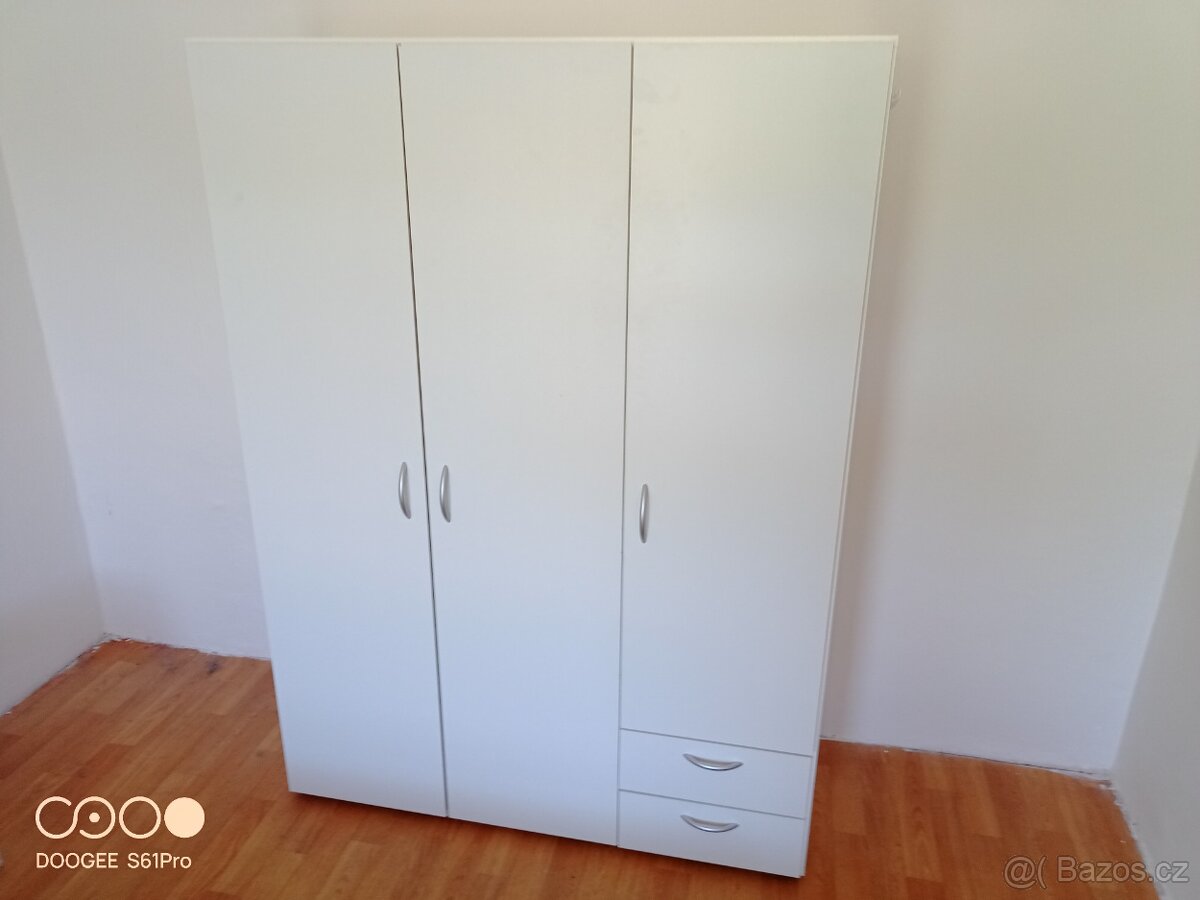 Šatní skříň