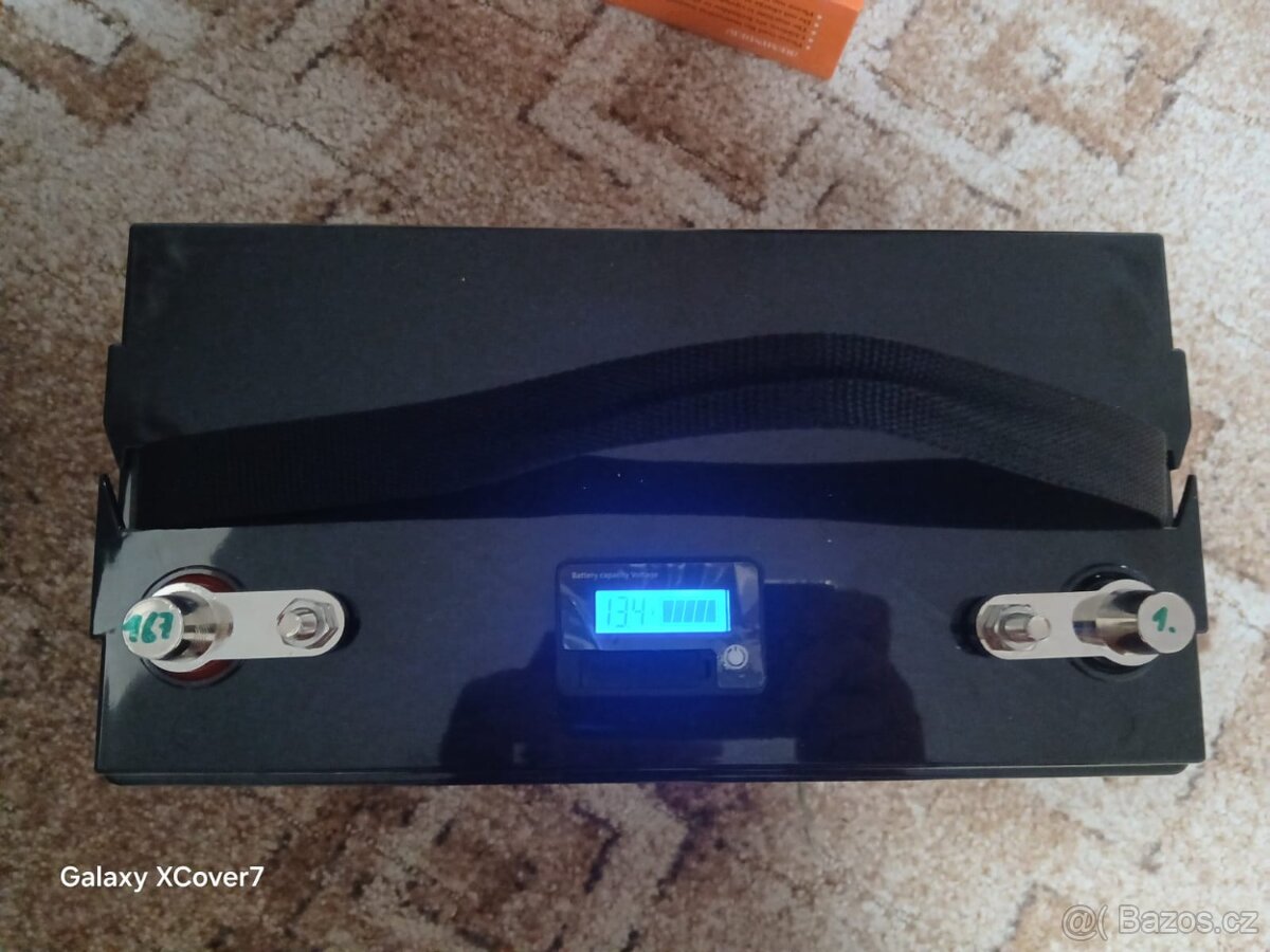 Prodám nový lifepo4 akumulátor 12v 160Ah+ nabíječka 10A
