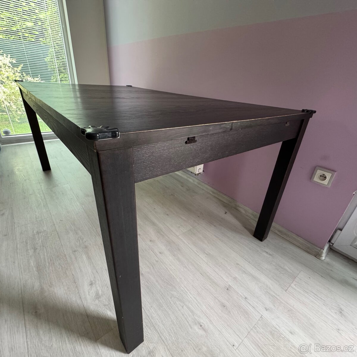Prodám rozkládací jídelní stůl