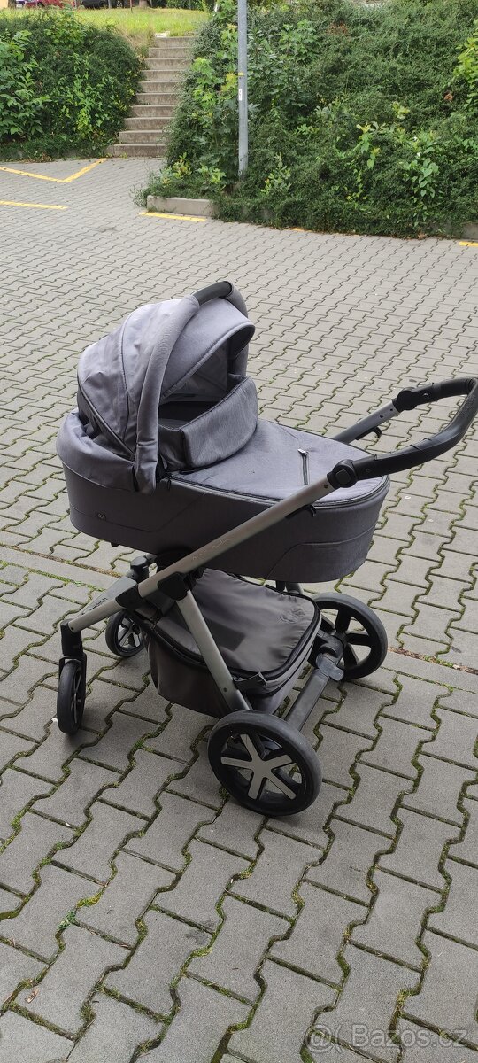 Kočárek Baby Design Husky