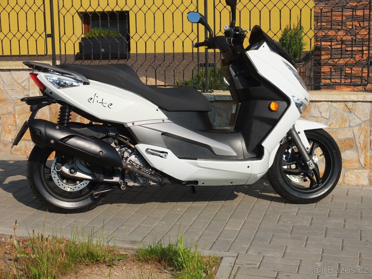 Aeon ELITE 400i MaxiSkutr--Top Stav a Top km 1500km