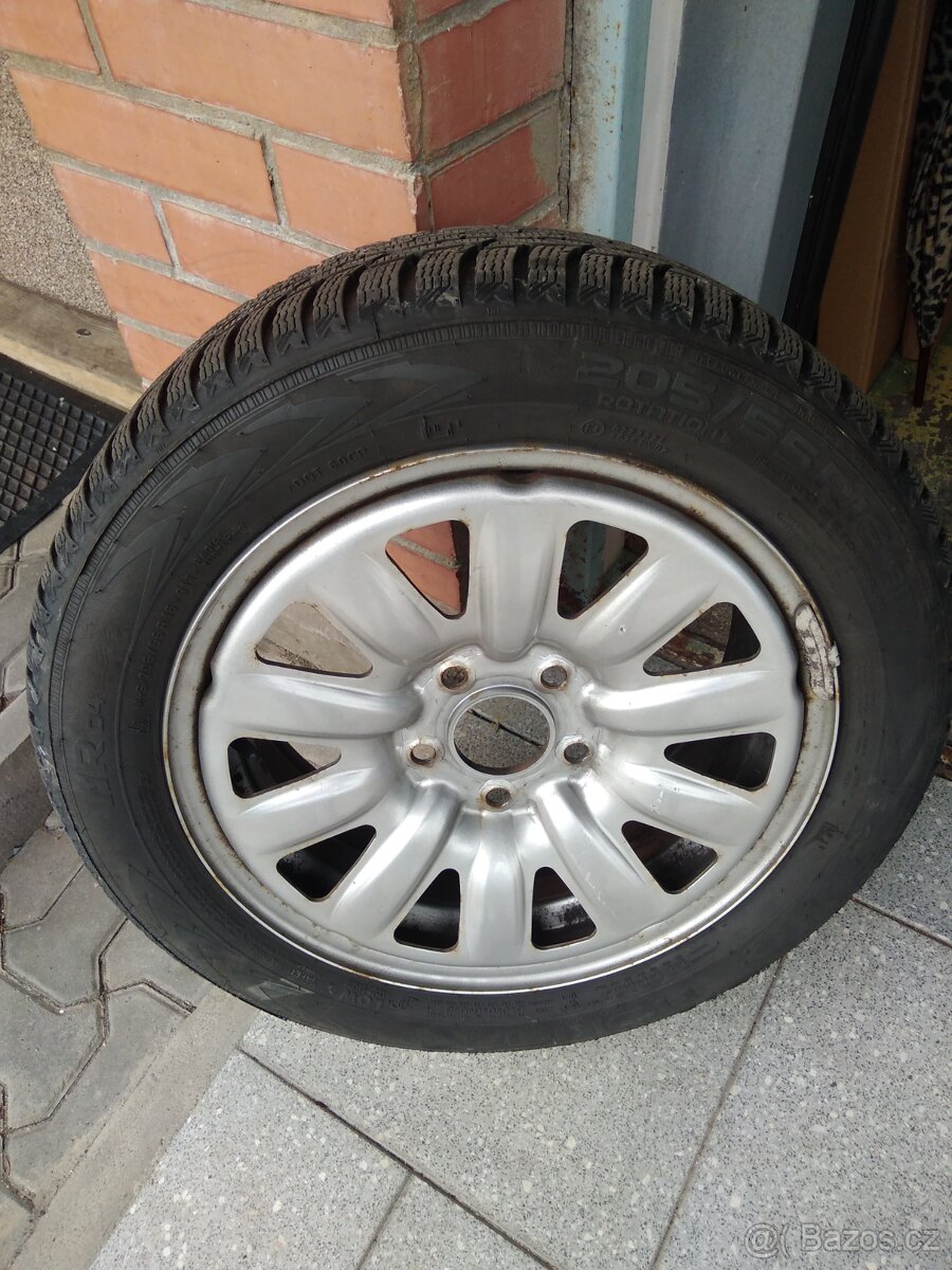 Prodám zimní pneu na discích na Hyundai i30